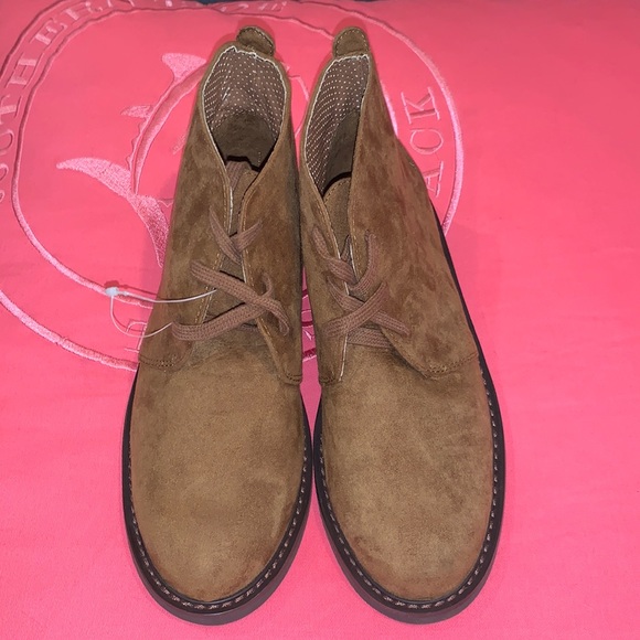 NWT New Young Boy’s Size 2 Tan Brown Cole Haan Suede Boots - Picture 1 of 4